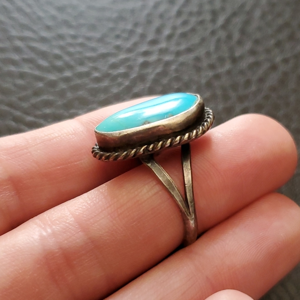 VTG sterling & turquoise ring- size 7.5/8 - Picture 4 of 10